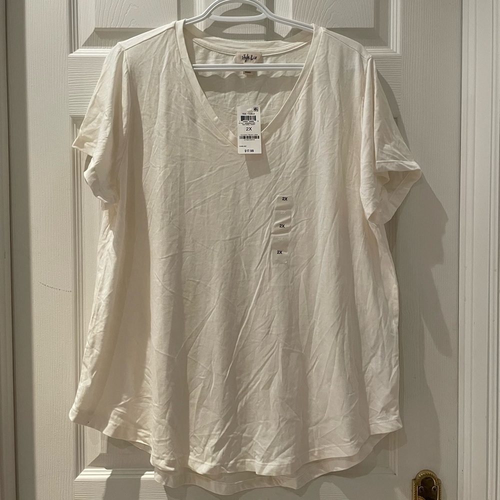 Woman’s white tshirt